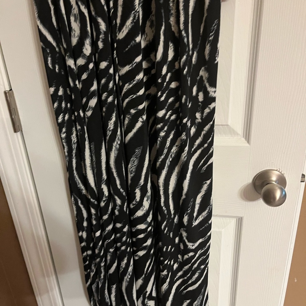 Black/White Zebra Maxi - Picture 5 of 6